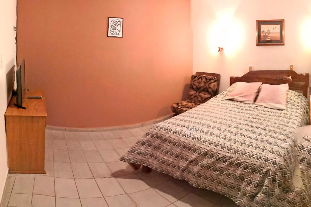 Casa Discreta Bed & Breakfast โกชาบัมบา ภายนอก รูปภาพ